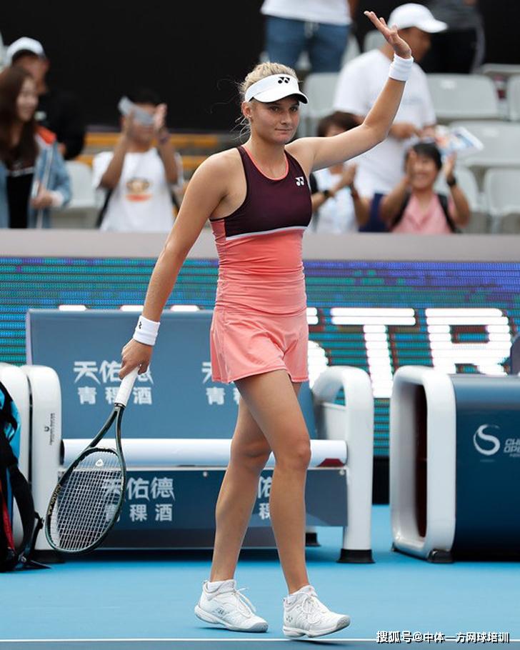 及替补席的 及替补席的